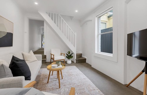 Alexandria House | 3 Bed Terrace - Prime Location, modern comforts