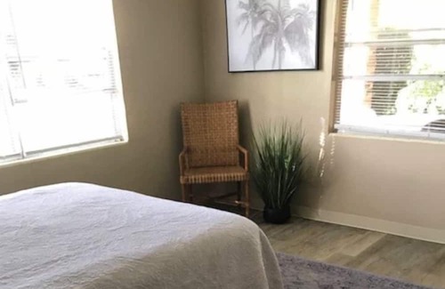 Sebastian Apartment | 3 Bedroom 740294 by Houzlet