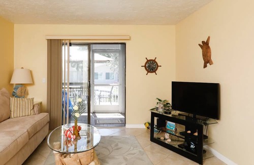 Grove City Apartment | 2 Bedroom Condo 728669 by Houzlet