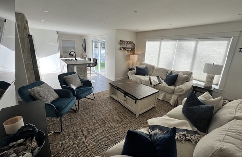 Shawnigan Lake House | Shawnigan house with lake access