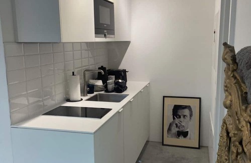 Steinhausen Apartment | Suite One Einsteinstraße