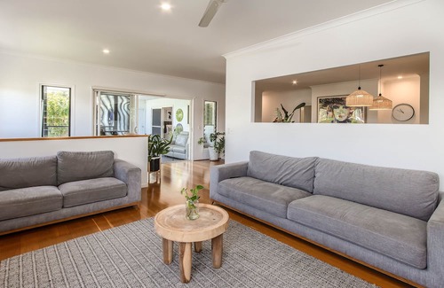 Pottsville Apartment | Escape to your own tropical oasis with this stunning retreat-style home boasting 4 large bedrooms, all with fans and robes, and 3 bathrooms.