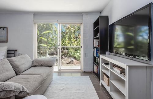 Pottsville Apartment | Escape to your own tropical oasis with this stunning retreat-style home boasting 4 large bedrooms, all with fans and robes, and 3 bathrooms.