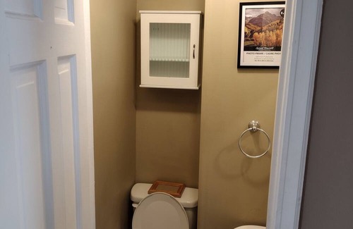 Mishawaka House | Cozy home 6 miles to Notre Dame University and 9 miles to the South Bend Airport