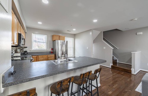 Navy Yard House | Gorgeous Central and Spacious 3 BR Rare DC Townhome