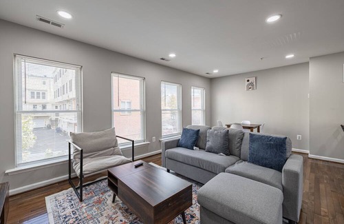 Navy Yard House | Gorgeous Central and Spacious 3 BR Rare DC Townhome