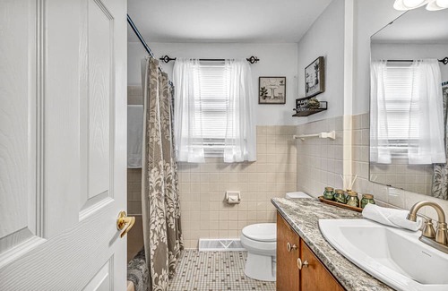 Sheboygan Apartment | Comfort Sanctuary: Monthly Stays Welcome!