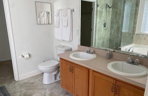 Legacy Park House | Spacious 4BD 3.5BR Home 10 minutes from all Disney attractions