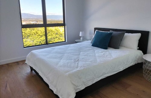 Blackbutt House | Modern Three Bedroom Townhouse at Shellharbour