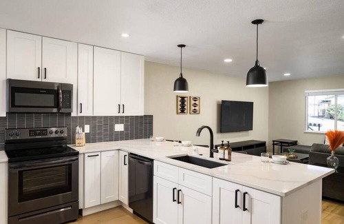 Scenic Heights Apartment | Arvada Haven Bright Apt B With Prime Location