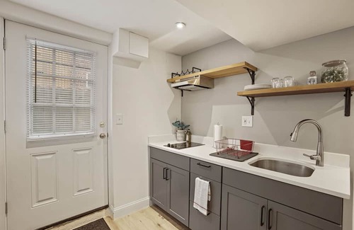 16th Street Heights Apartment | Cozy and modern Basement Apartment in great Washington, DC neighborhood!