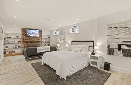 16th Street Heights Apartment | Cozy and modern Basement Apartment in great Washington, DC neighborhood!