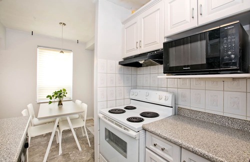 Downsview Apartment | Parkview Home 5