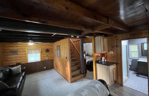 Houghton Lake Cabin | Cozy cabin great for vacationers, hunters/fishers, snowmobilers/ORVers!