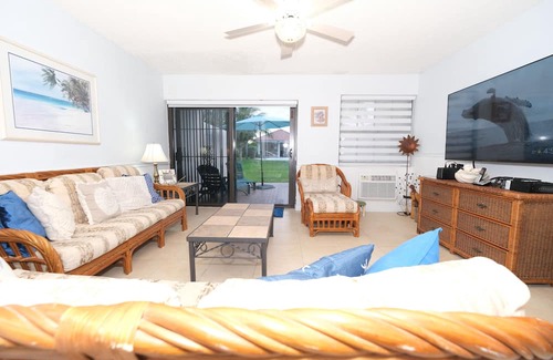 Williams Town Condo | Relaxing Island Retreat