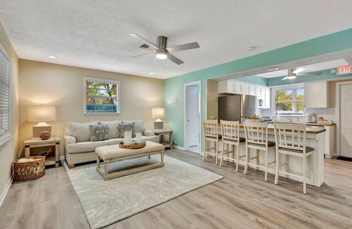 Indian River Estates House | Stylish 2 Bedroom Villa with Pool