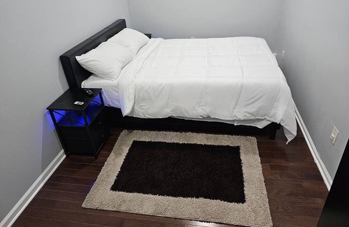 Hempstead House | Grandiosely Pleasant Suite