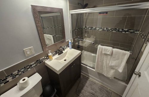 Hempstead House | Grandiosely Pleasant Suite