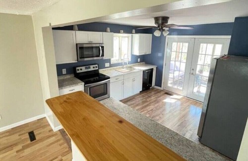 Jeffersonville - Clarksville House | Country retreat in the city.