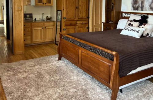 Golden Villa | Luxury Mountain View Get Away Entire Second Floor