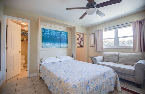 Sorrento Shores Apartment | Captains suite with swimming pool