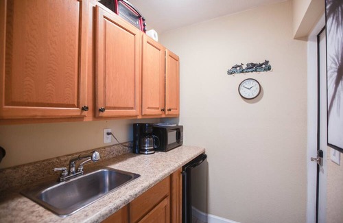 Sorrento Shores Apartment | Captains suite with swimming pool