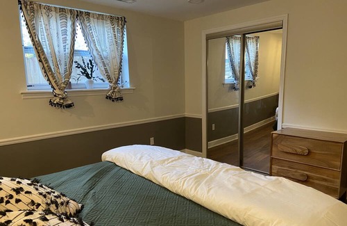 North Decatur House | Enchanted Forest in the City- Spacious & Private Guest Suite w/patio & king bed