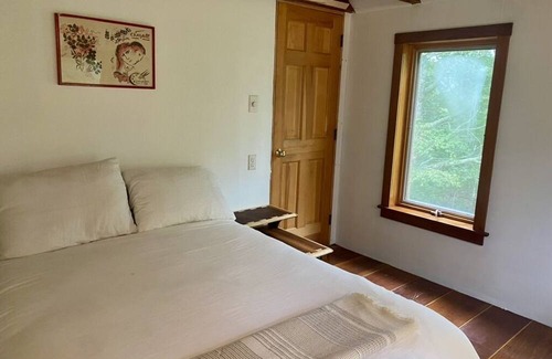 Vineyard Haven House | Unique garden home, private beach sticker included