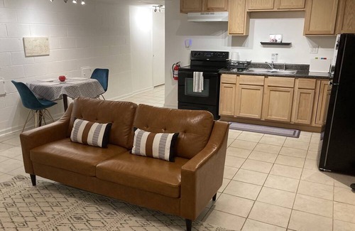 Rio Apartment | Spacious One Bedroom Apartment, Charlottesville! Beautiful & Convenient Location
