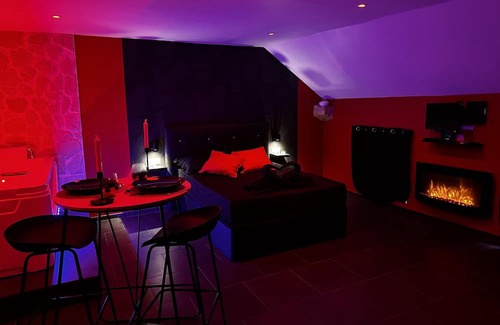 Le Val-d'Ajol Apartment | Love Room Avec Jacuzzi