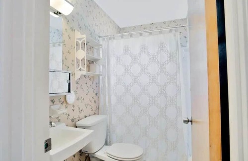 Vero Beach South House | Cozy cottage for longer stays!