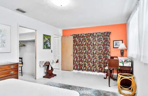 Vero Beach South House | Cozy cottage for longer stays!