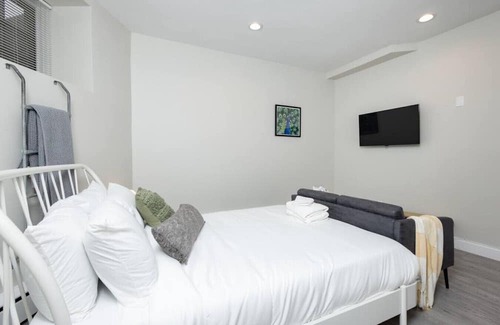 Prudential - St. Botolph Apartment | Spacious Studio Apt | South End