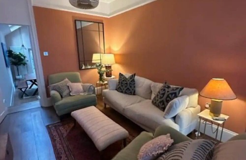Thornton House | Tranquil & Family-friendly 3BD Home, Clapham!