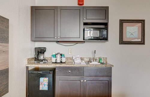 Myrtle Beach Condo | Cozy Ocean Front Paradise in Myrtle Beach