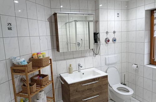 Altdorf Apartment | 2 Zimmer Wohnung mit Balkon und Klimaanlage