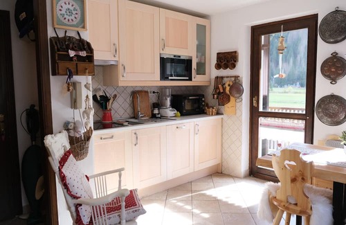 Fontanazzo Apartment | Apartment 'Casa Del Conte' with Mountain View and Balcony