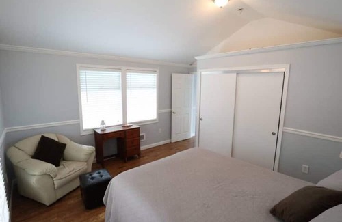 Burien House | Quiet 2BR House near Airport/Seattle