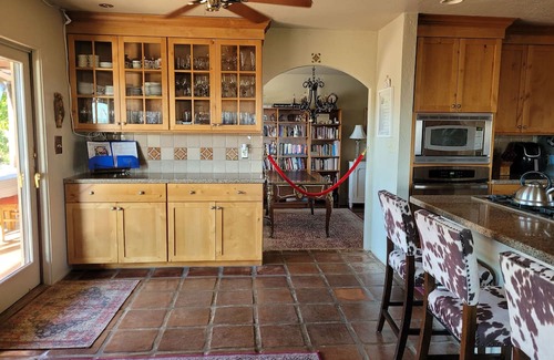 Montana Vista House | Green Valley, Gorgeous Mtn Views, Private pool