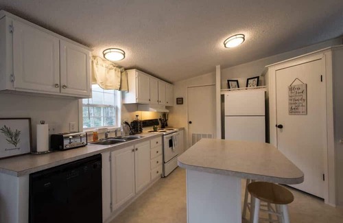 Hendersonville House | Hideaway@Prestwood Farm
