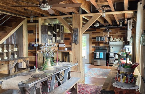 McArthur House | The Barn at Dogwood Ridge Farms: Highland Cow and Mini Donkey Farm
