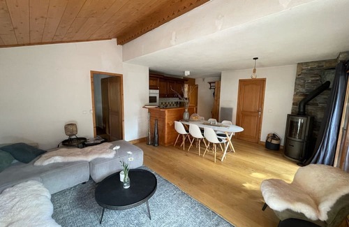 Les Praz-de-Chamonix Apartment | Chalet Apartment With Garden and Free Parking, Opposite ski Lift and Golf Course