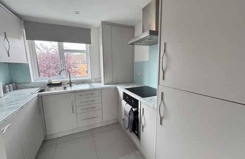 Northolt Mandeville Apartment | Beautifully Styled 2BR with Free Parking Northolt
