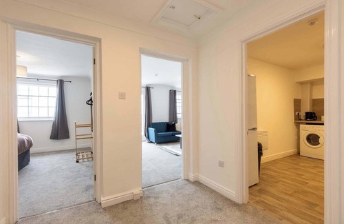 Whitehaven Apartment | Fabulous 1 Bed Harbour-side Apartment with Balcony