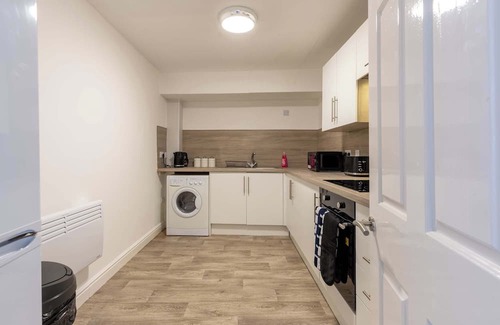 Whitehaven Apartment | Fabulous 1 Bed Harbour-side Apartment with Balcony
