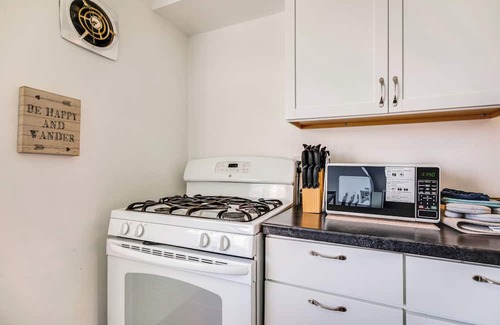 Menomonee Falls Condo | Menomonee Falls Condo 12 Mi to Lake Michigan!