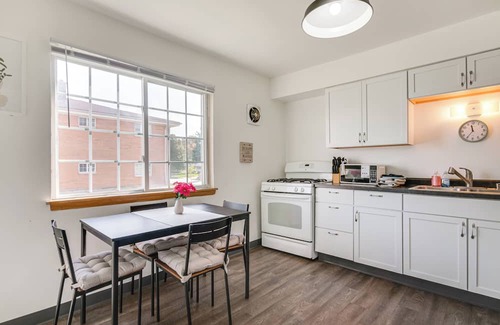 Menomonee Falls Condo | Menomonee Falls Condo 12 Mi to Lake Michigan!