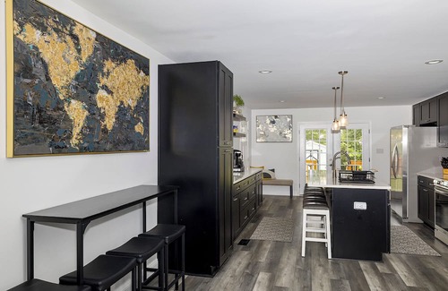 Kings Mountain House | Ranch Retreat | King Ste | Modern KIT | By Casino