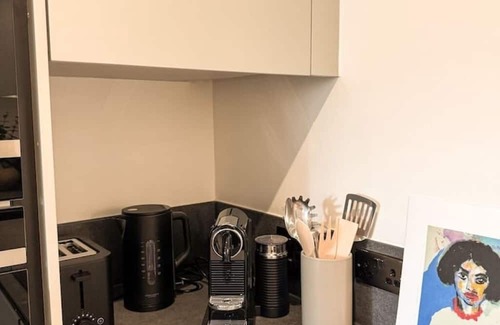 Brighton City Centre House | 🏖️ Stylish Luxury Maisonette Minutes from Brighton Pier | Gym, Cinema & Patio