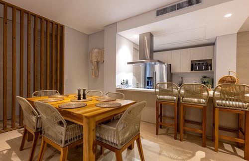 Porto Nao Apartment | New 3BR Ocean View apt at Calablanca B6